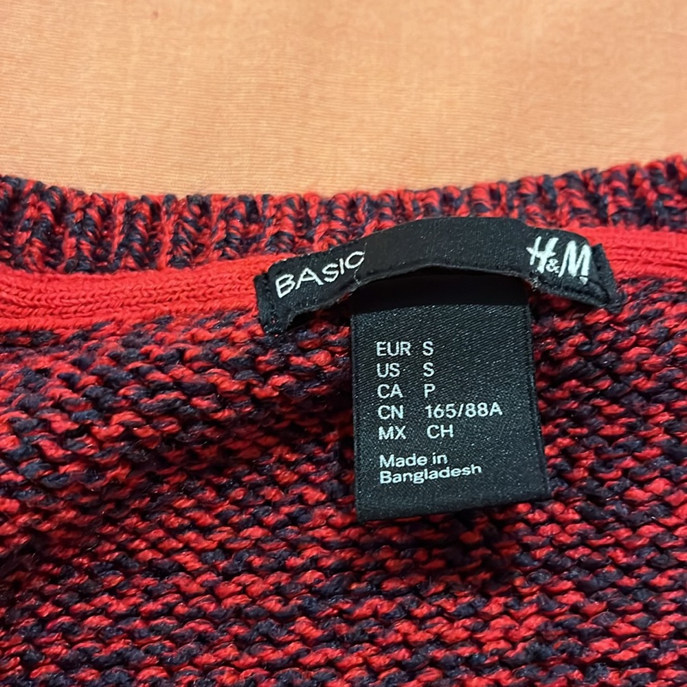 H&M sweater - Picture 3 of 4